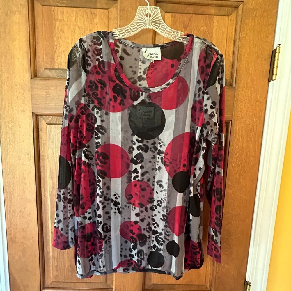 Geometric silky top with tank underneath